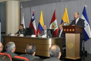 Inauguración del Seminario Internacional "Policía comunitaria y participación ciudadana: Fortaleciendo el rol de la PNP” a cargo del Ministro del Interior, José Luis Pérez Guadalupe.