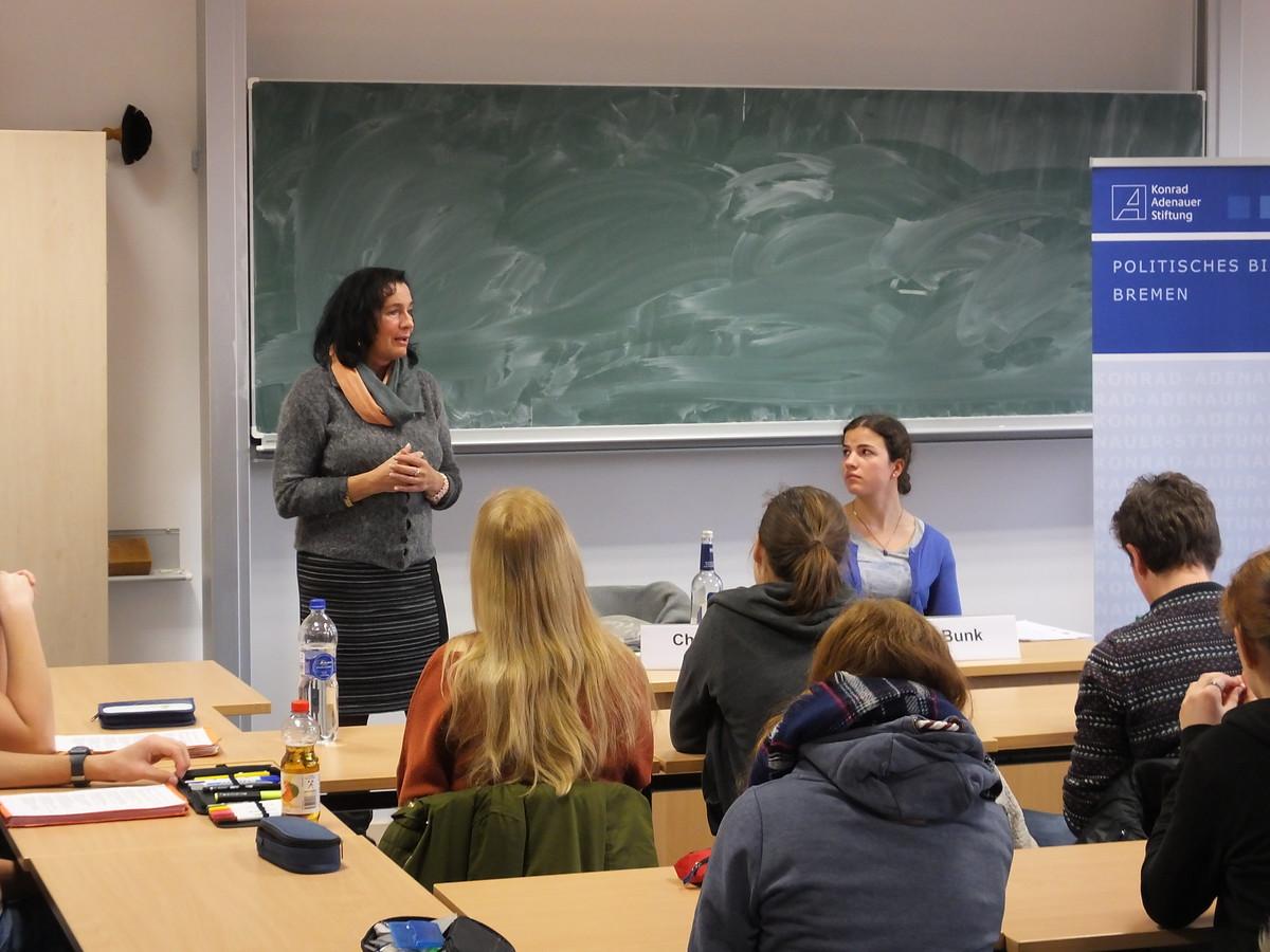 Zeitzeugengespräch am Gymnasium Horn Politisches Bildungsforum Bremen