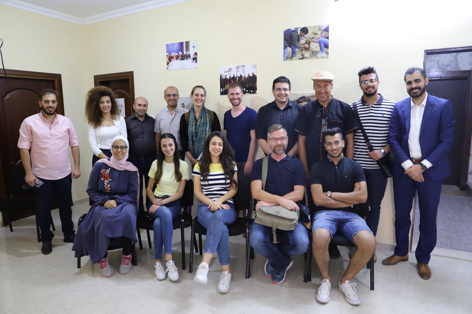 Die Freiwilligen vom Zeugenzentrum und unserer Delegation