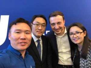 Die mongolische Delegation mit dem Vorsitzenden der Jungen Union Deutschlands Paul Ziemiak MdB