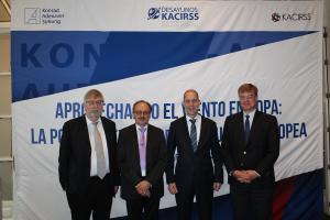 V.l.n.r: Prof. Dr. Stefan Jost (Leiter KAS Mexiko), Botschafter Klaus Rudischhauser (EU Delegation Mexiko), Dr. Gerhard Wahlers (Stellv. Generalsekretär und Leiter Hauptabteilung Europäische und Internationale Zusammenarbeit der Konrad-Adenauer-Stiftung) und Ludger Siemes (Gesandter, Deutsche Botschaft Mexiko)