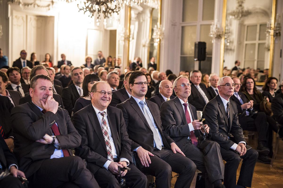 25 Jahre deutsch-ungarischer Freundschaftsvertrag - Auslandsbüro Ungarn ...