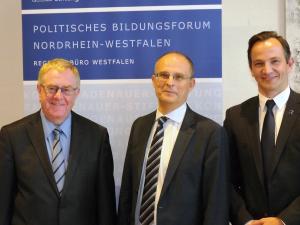 v.l. Reinhold Sendker MdB, Andrey Gurkov (DW), Christoph Bors (KAS)