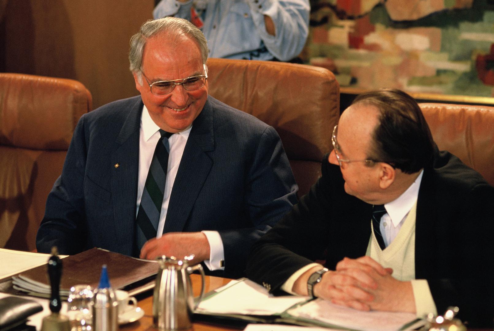 Helmut kohl quizlet picture