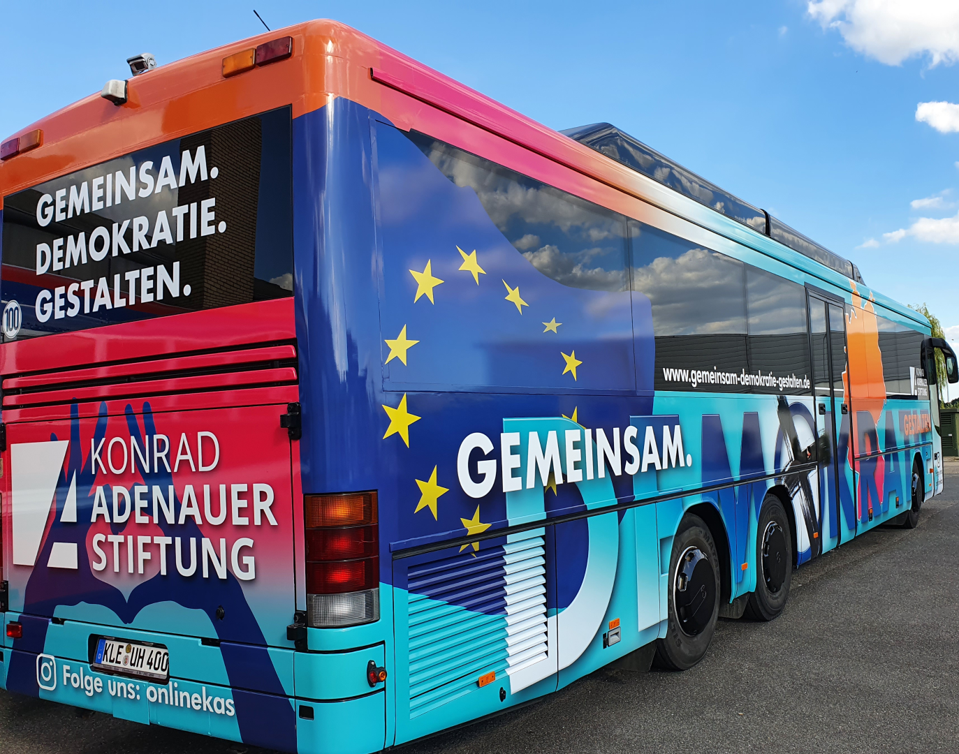 Bundesweite Bustour der Konrad-Adenauer-Stiftung - Politisches ...
